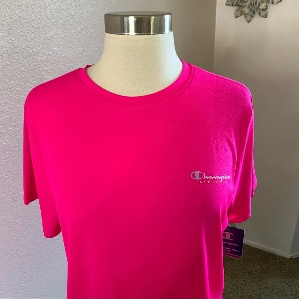 Champion NWT Sport Lightweight Vivid Fuchsia Tee